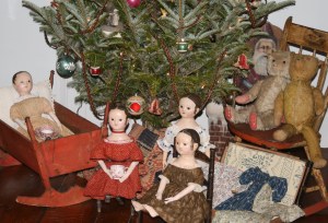 Charlcie, Savannah, Susie Belle and True Blue after the Early American Life photo shoot at our house on Saturday.