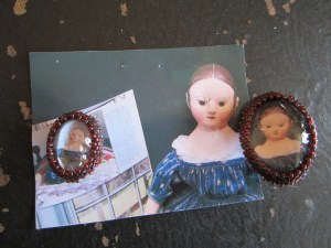 Vicki made this set of pins just for me, with photos of True Blue,one of my dolls. One pin for me and one for True Blue!