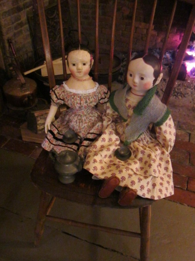Since our mutal friend Susie couldn't be with us on Friday, Peggy and I arranged the next best thing. Peggy's doll Lucy and one of my Izannahs, that will soon be headed to live with Susie, to have a nice chat by the hearth and a bracing cup of tea.