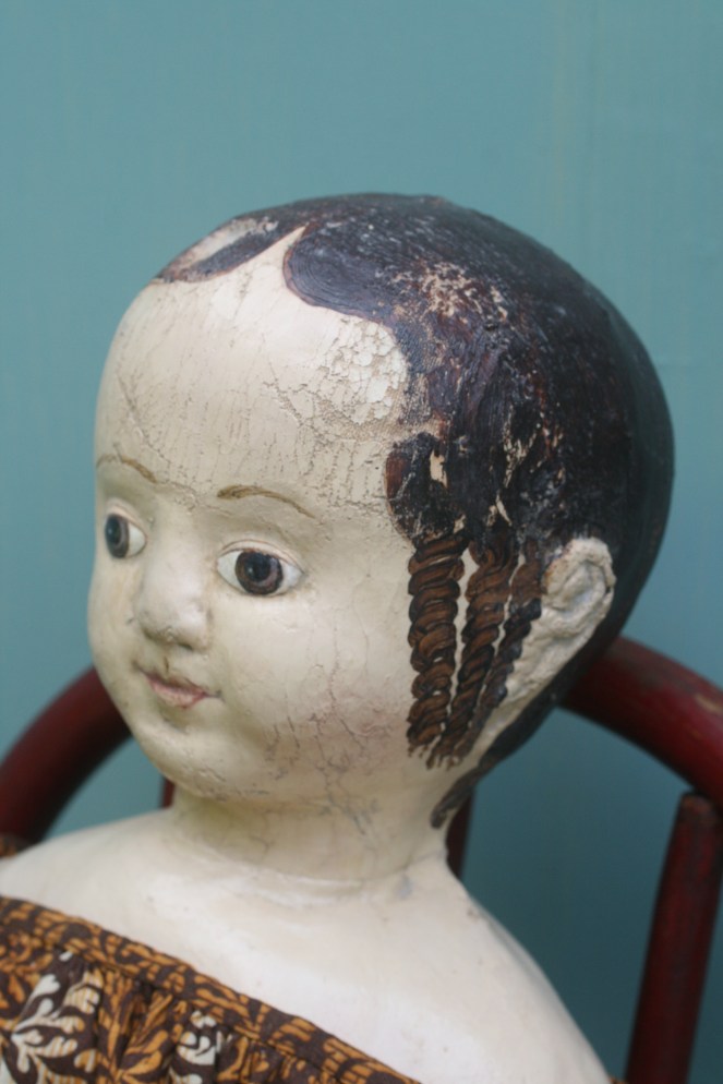 Notice the difference in the way these ringlets are painted, including the tiny little waving tendrils at the bottom of the curls.