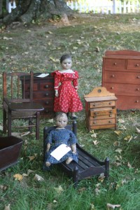 Zanna wants me to remind you that she and Izzybelle are still manning the tag sale and that all of the doll furniture will be 10% off through midnight on Sunday!